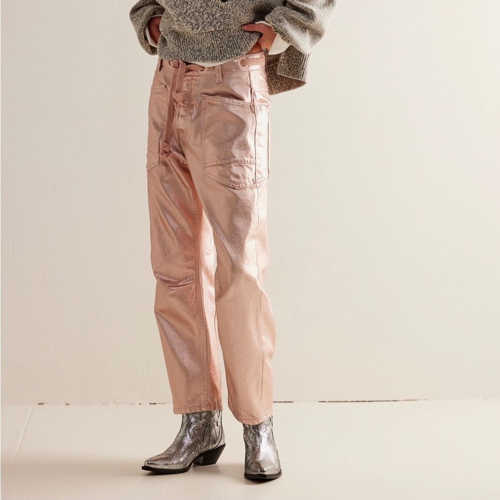 💗NWT💗 Free People Metallic Pink Moxie Barrel Jeans